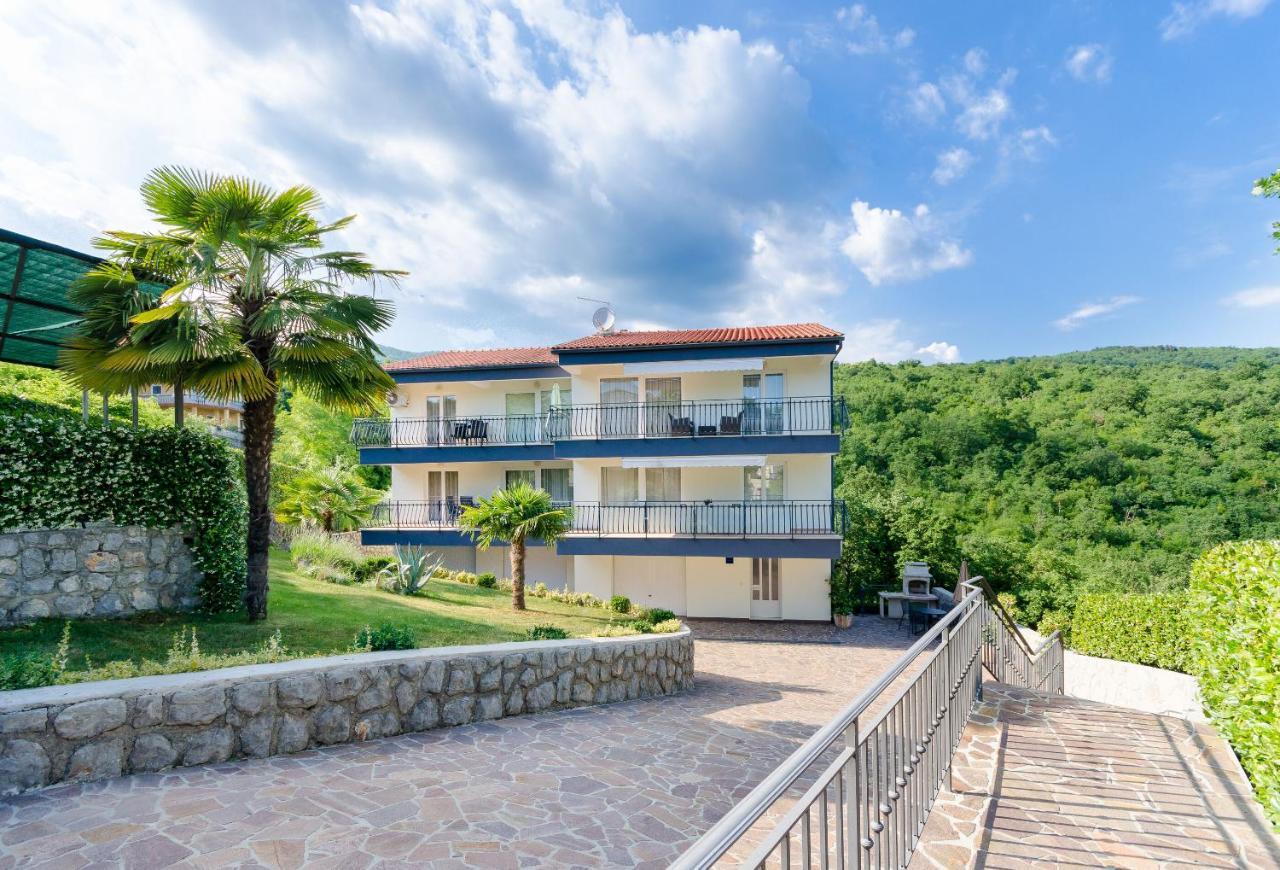 Apartments Marijana Ičići Exterior foto